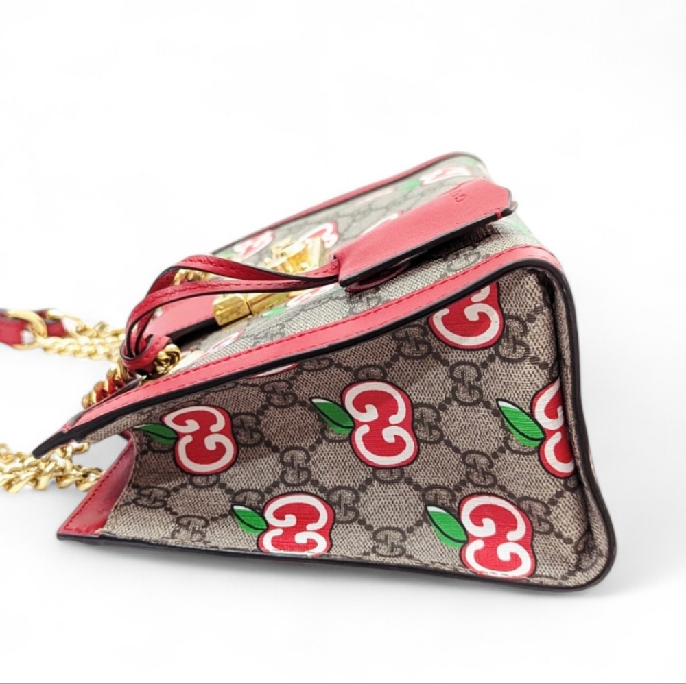 ✨️Authentic Limited Edition Gucci Small Padlock GG Supreme Red Apple Bag - Picture 3 of 15
